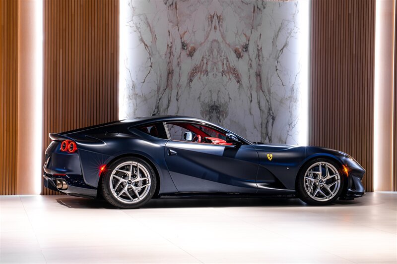 Used 2018 Ferrari 812 Superfast RWD image 4