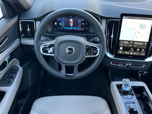 New 2026 Volvo XC90 B6 Core image 12