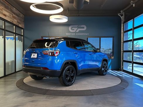 Used 2021 Jeep Compass Latitude AWD/4WD image 3