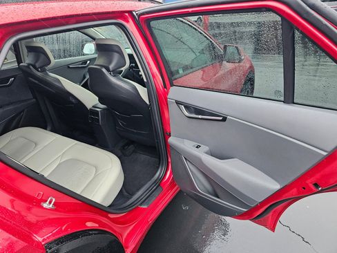 Used 2024 Kia Niro EX Touring image 15