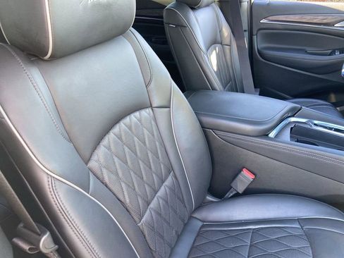 Used 2023 Buick Enclave Avenir FWD image 25