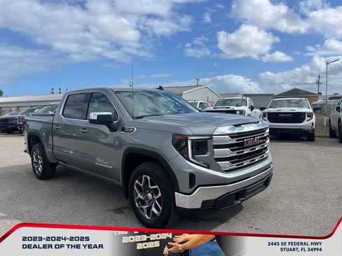 New 2026 GMC Sierra 1500 SLE image 2