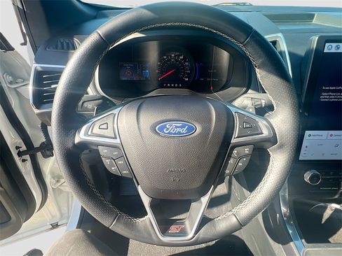 Used 2023 Ford Edge ST image 11