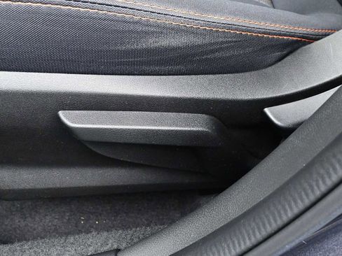 Used 2019 Subaru Crosstrek 2.0i Premium w/ Moonroof Package AWD/4WD image 8