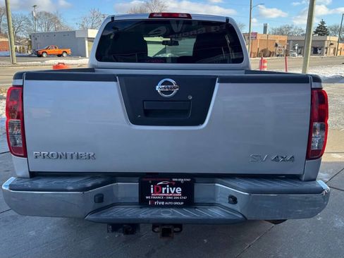 Used 2012 Nissan Frontier SV w/ SV Premium Utility Pkg image 5