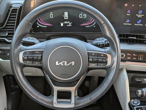 Used 2024 Kia Sportage EX image 11