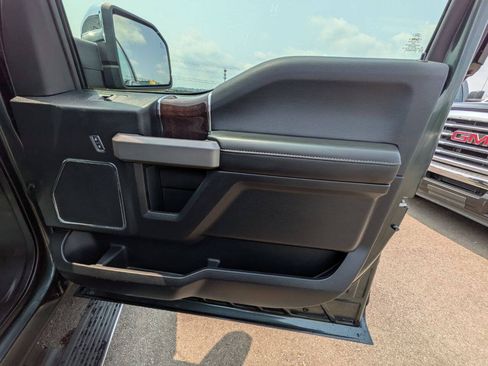Used 2015 Ford F150 Platinum w/ Equipment Group 701A Luxury AWD/4WD image 24