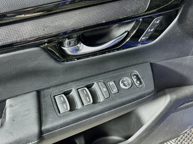 Used 2024 Chevrolet Equinox RS w/ LPO, Floor Liner Package AWD/4WD image 17
