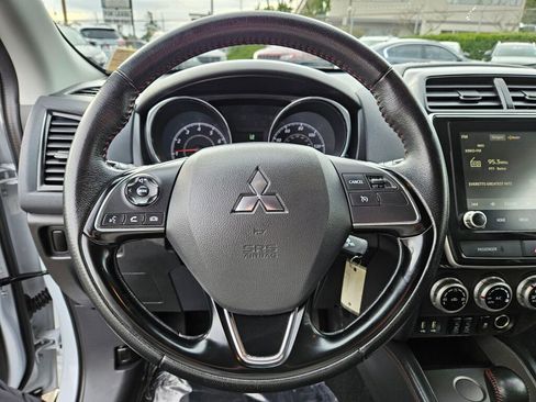 Used 2022 Mitsubishi Outlander Sport LE image 2