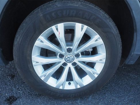 Used 2020 Volkswagen Tiguan S image 26
