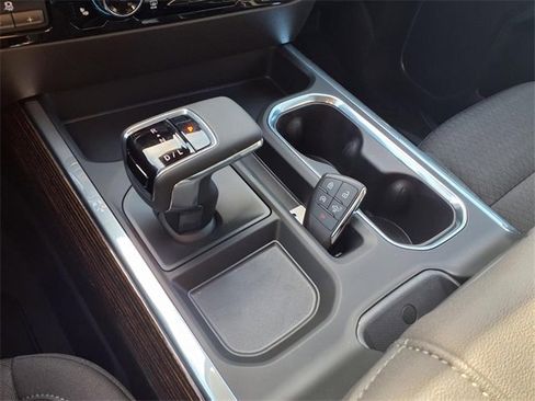 New 2026 GMC Sierra 1500 Elevation image 10