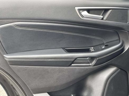 Certified 2017 Ford Edge Titanium w/ Technology Package FWD image 11