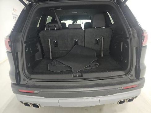 Used 2025 GMC Acadia Elevation image 12