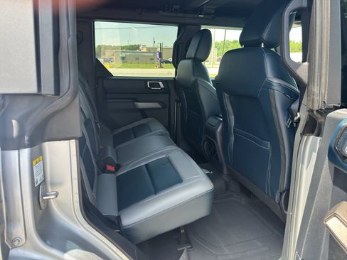 Used 2021 Ford Bronco Outer Banks w/ Sasquatch Package AWD/4WD image 16