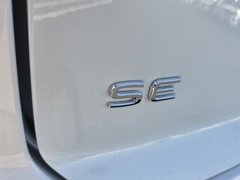 New 2026 Volkswagen Atlas Cross Sport SE FWD image 14