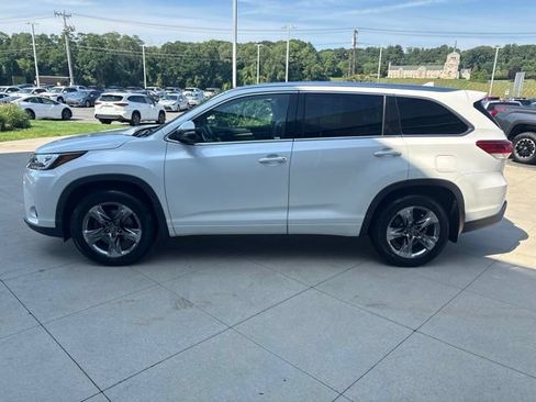 Used 2019 Toyota Highlander Limited Platinum AWD/4WD image 4