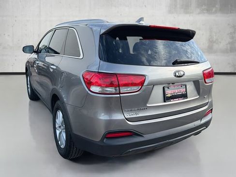 Used 2016 Kia Sorento LX image 7