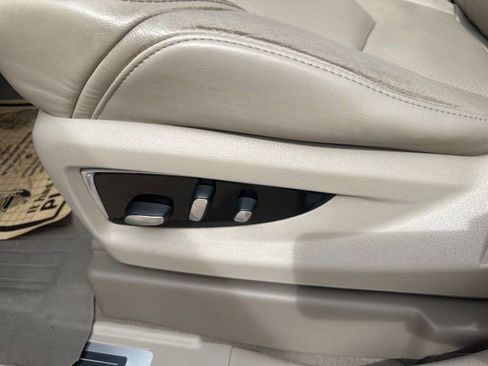 Used 2020 Cadillac Escalade Luxury image 15