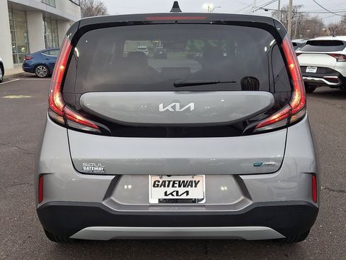 Certified 2023 Kia Soul EX image 5