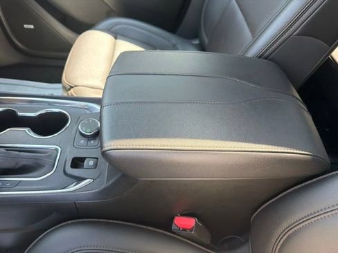 Used 2024 Chevrolet Traverse High Country AWD/4WD image 29