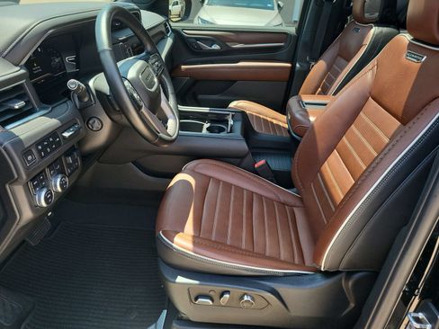 Used 2023 GMC Yukon Denali Ultimate AWD/4WD image 19