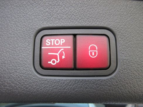 Used 2023 Mercedes-Benz GLC 300 4MATIC image 54