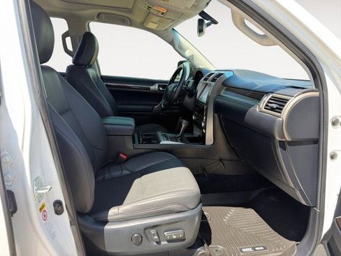 Used 2018 Lexus GX 460 w/ Preferred Accessory Package AWD/4WD image 15
