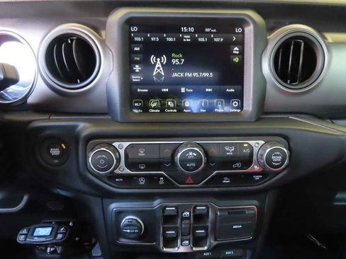 Used 2023 Jeep Gladiator Sport AWD/4WD image 21