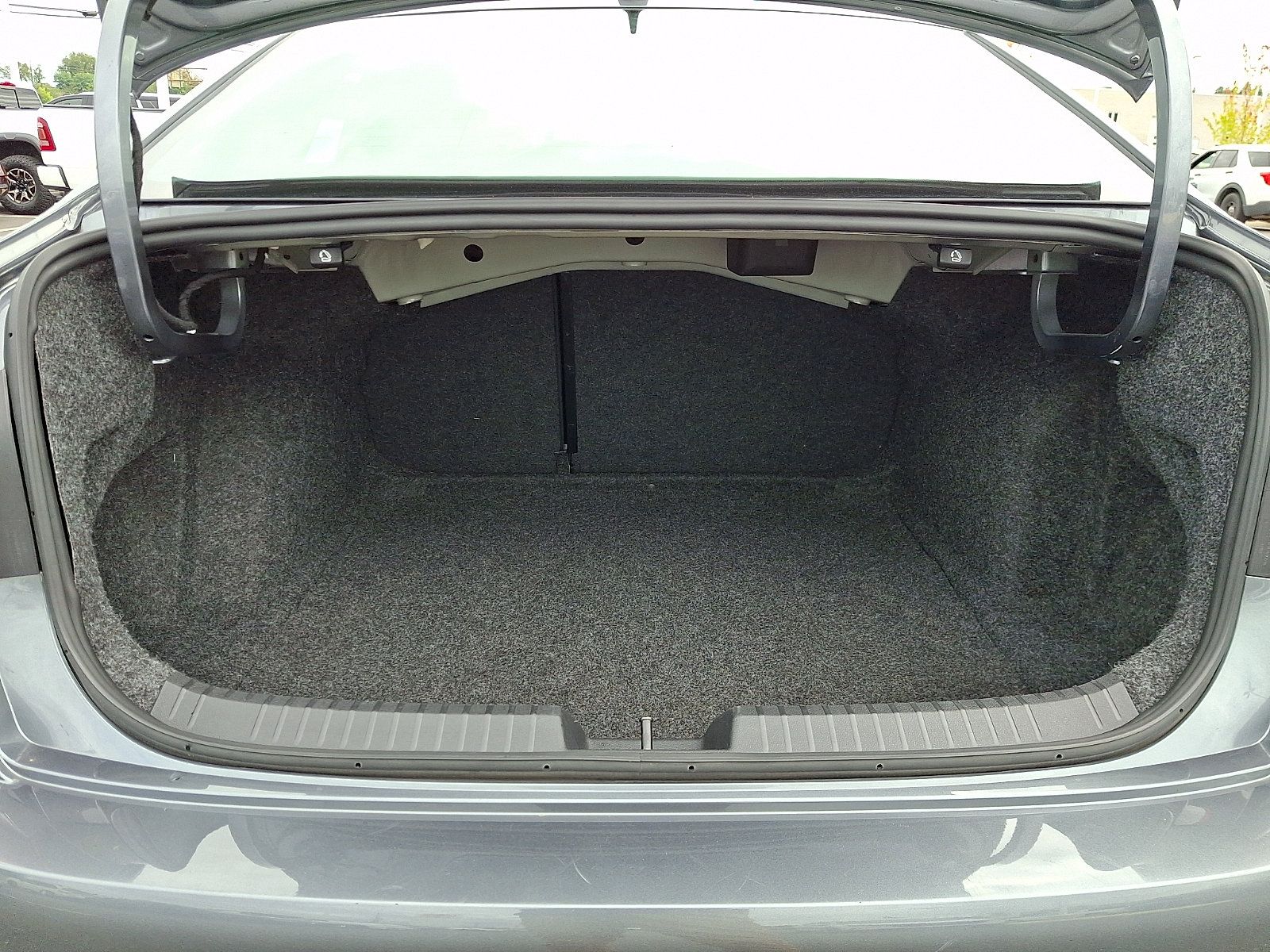 Used 2024 Volkswagen Jetta SE FWD image 29