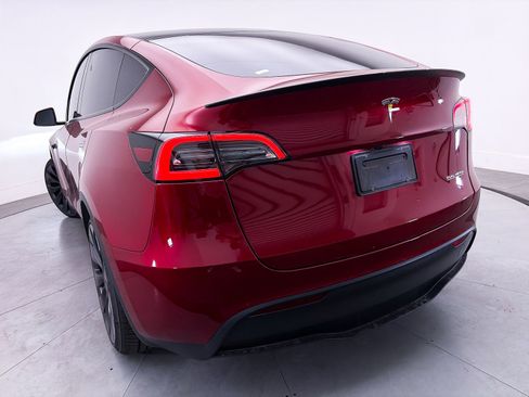 Used 2024 Tesla Model Y Performance image 8