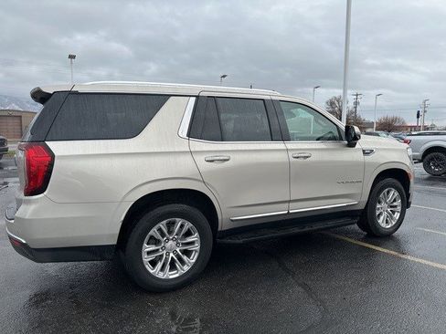 Used 2021 GMC Yukon SLT w/ SLT Premium Package image 4