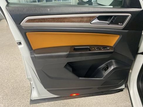 Used 2019 Volkswagen Atlas SEL Premium image 28