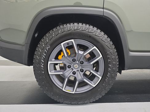Used 2023 Rivian R1S Launch Edition AWD/4WD image 12
