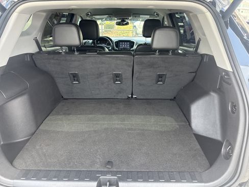 Used 2023 GMC Terrain SLT FWD image 30