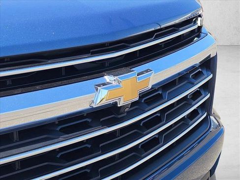 Used 2025 Chevrolet Traverse LT w/ Driver Confidence Package image 28