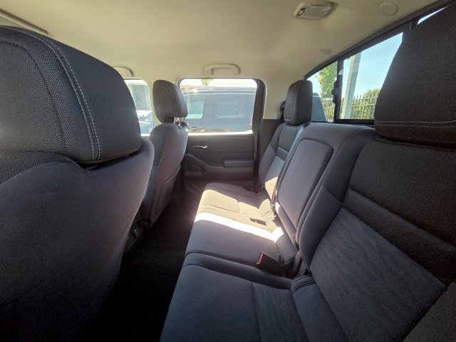 Used 2024 Nissan Frontier SV w/ SV Convenience Package RWD image 6