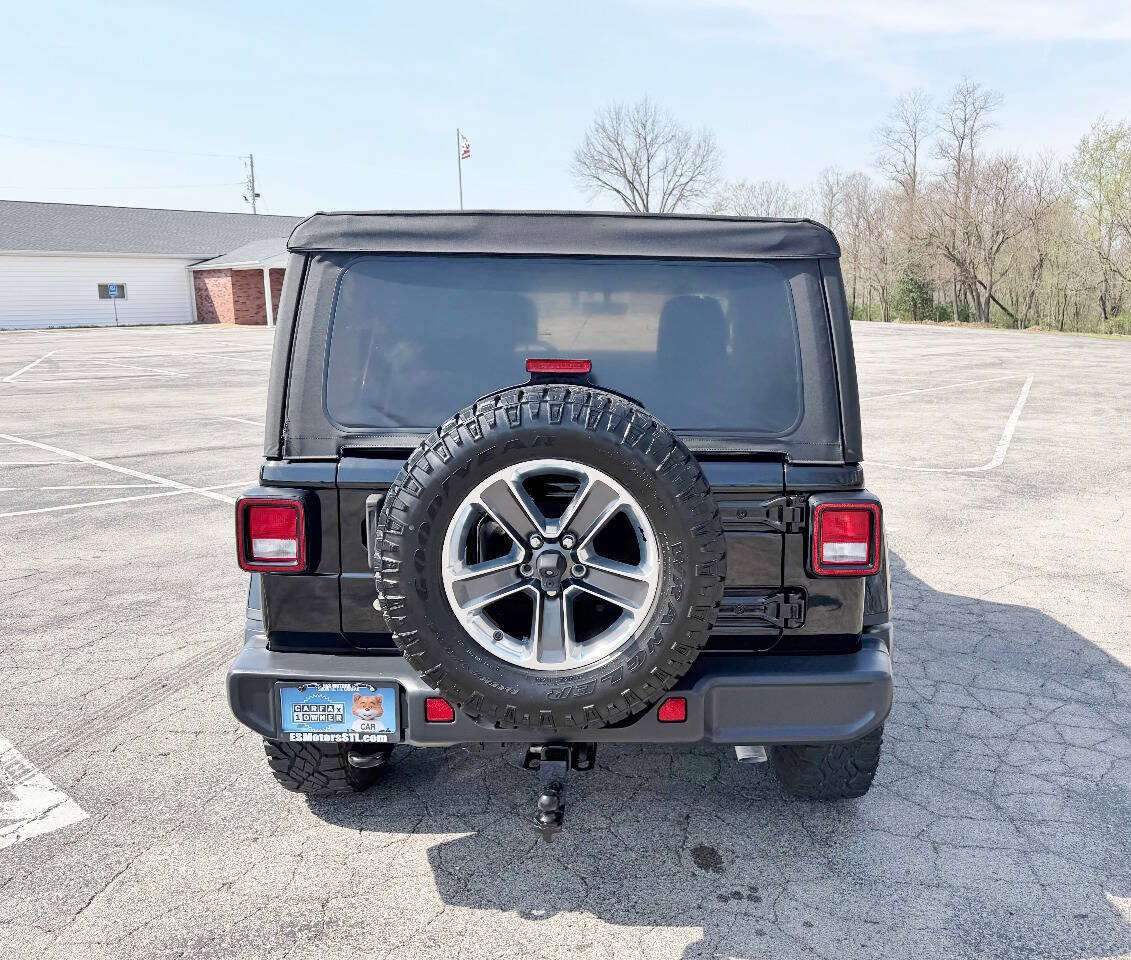 Used 2018 Jeep Wrangler Unlimited Sahara AWD/4WD image 6