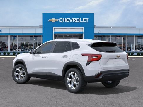 New 2026 Chevrolet Trax LS w/ LS Convenience Package FWD image 3