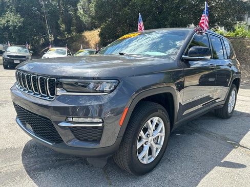 Used 2023 Jeep Grand Cherokee Limited RWD image 1