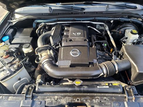 Used 2011 Nissan Pathfinder S image 20