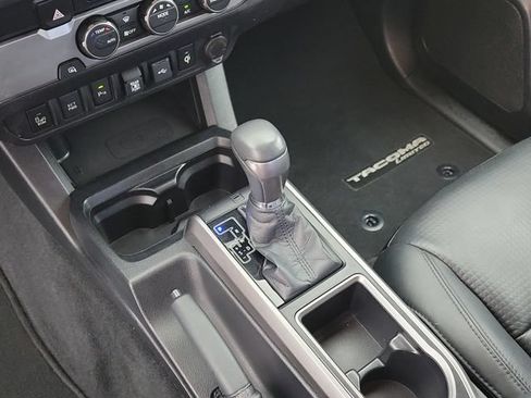 Used 2021 Toyota Tacoma Limited RWD image 29