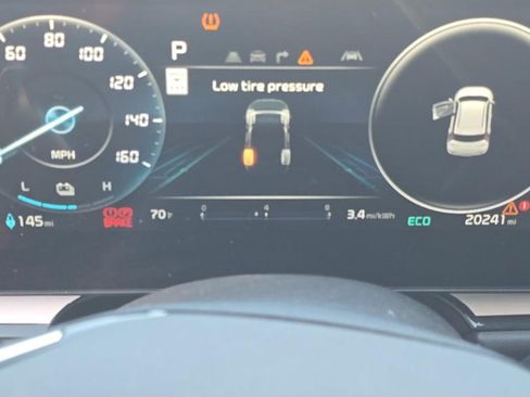 Certified 2024 Kia Niro Wind w/ Wind Preserve Package FWD image 15