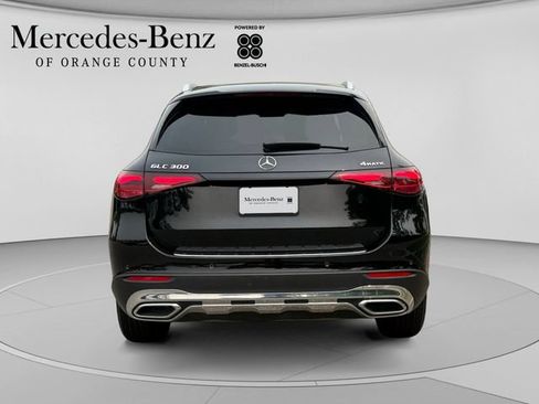 Used 2023 Mercedes-Benz GLC 300 4MATIC image 3