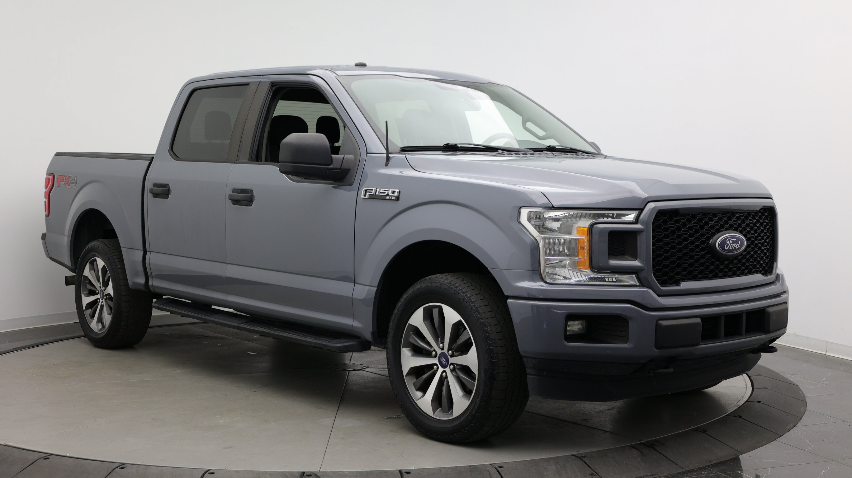 Used 2019 Ford F150 XL w/ Equipment Group 101A Mid AWD/4WD image 3