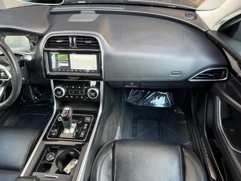 Used 2020 Jaguar XE S image 24