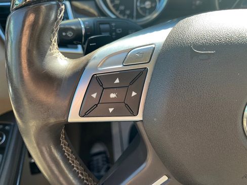 Used 2014 Mercedes-Benz GL 450 4MATIC image 19