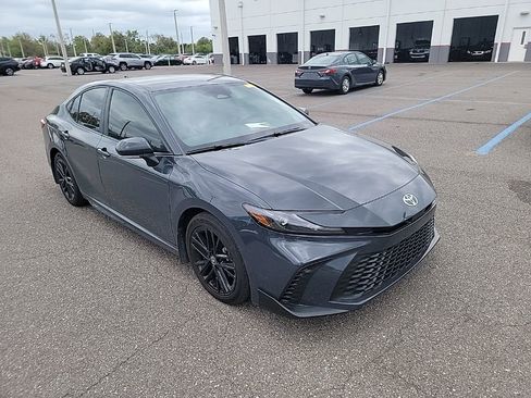 Certified 2025 Toyota Camry SE image 2