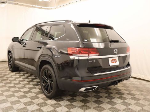 Used 2023 Volkswagen Atlas SE w/ Panoramic Sunroof Package image 3
