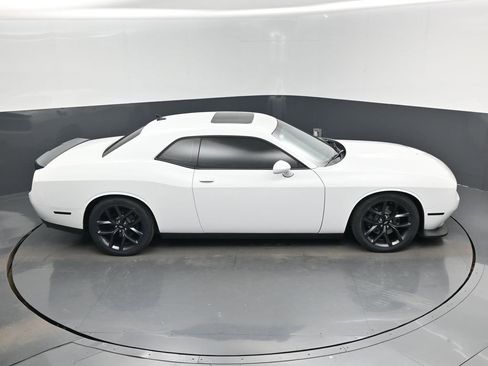 Used 2019 Dodge Challenger R/T w/ Plus Package image 37