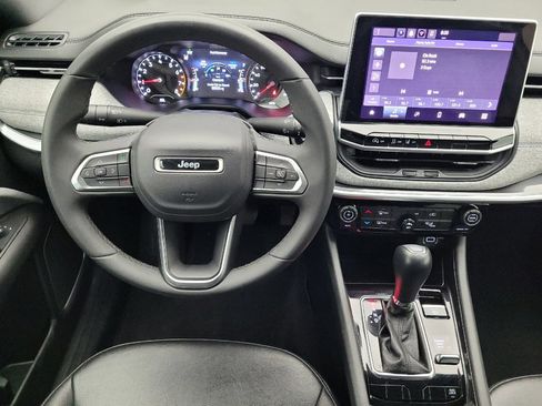 Used 2024 Jeep Compass Latitude image 22